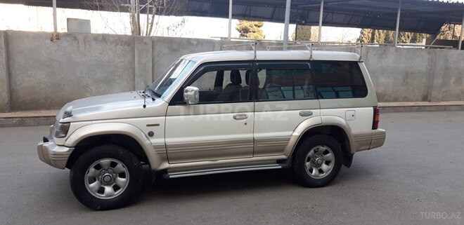 Mitsubishi Pajero 1993, 300,000 km - 2.5 л - Gəncə