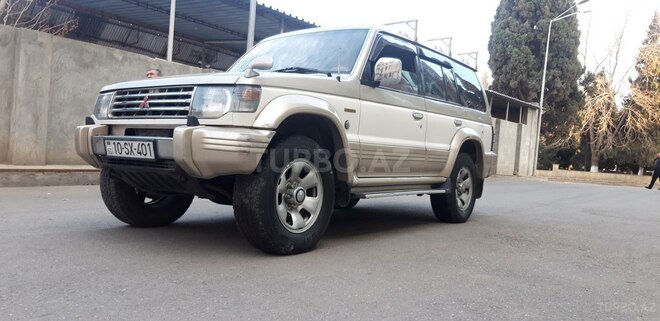 Mitsubishi Pajero 1993, 300,000 km - 2.5 л - Gəncə