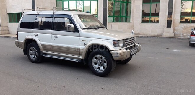 Mitsubishi Pajero 1993, 300,000 km - 2.5 л - Gəncə