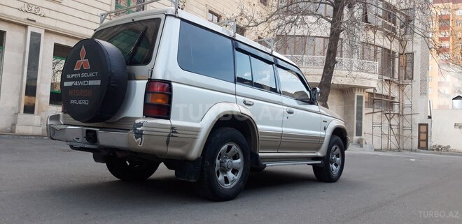 Mitsubishi Pajero 1993, 300,000 km - 2.5 л - Gəncə