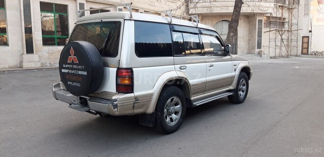 Mitsubishi Pajero 1993, 300,000 km - 2.5 л - Gəncə