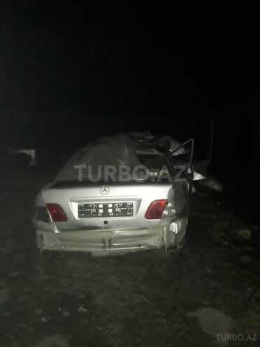 Mercedes E 230 1997, 300,000 km - 2.3 l - Zaqatala
