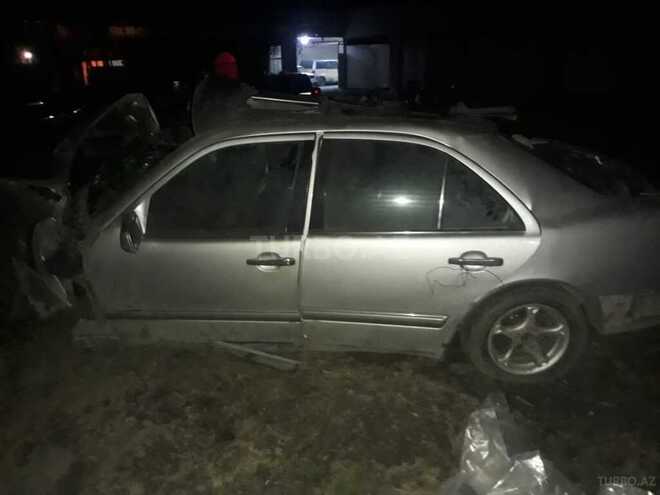 Mercedes E 230 1997, 300,000 km - 2.3 l - Zaqatala