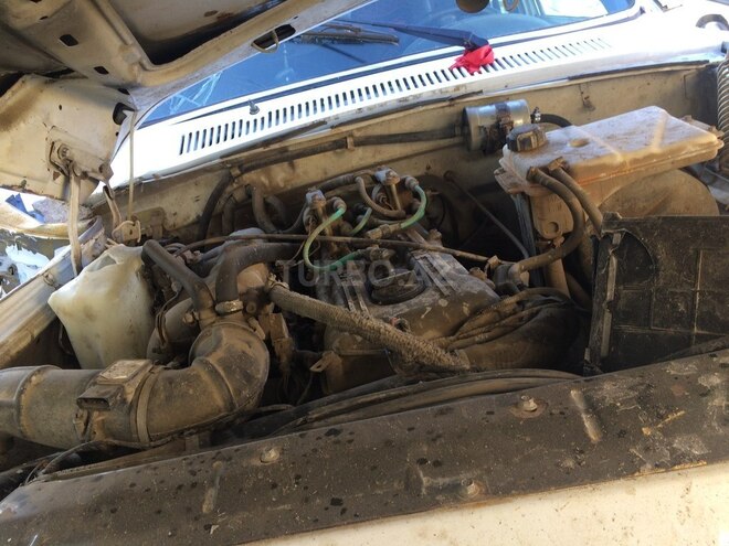GAZ 3110 2004, 187,000 km - 0.3 l - Salyan