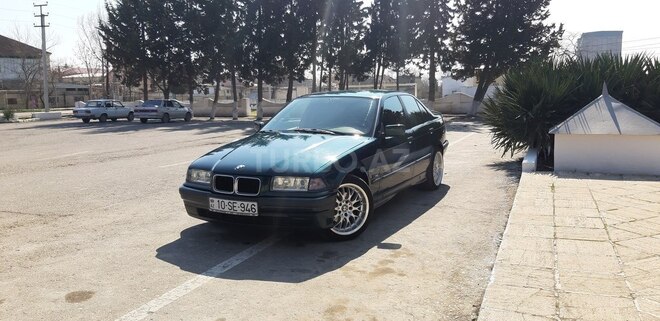 BMW 320 1996, 235,000 km - 2.0 l - Salyan