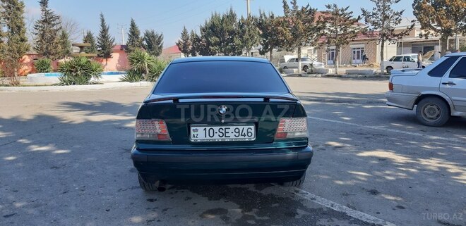 BMW 320 1996, 235,000 km - 2.0 l - Salyan