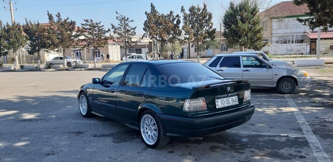 BMW 320 1996, 235,000 km - 2.0 l - Salyan