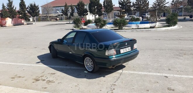BMW 320 1996, 235,000 km - 2.0 l - Salyan