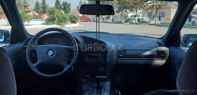 BMW 320 1996, 235,000 km - 2.0 l - Salyan
