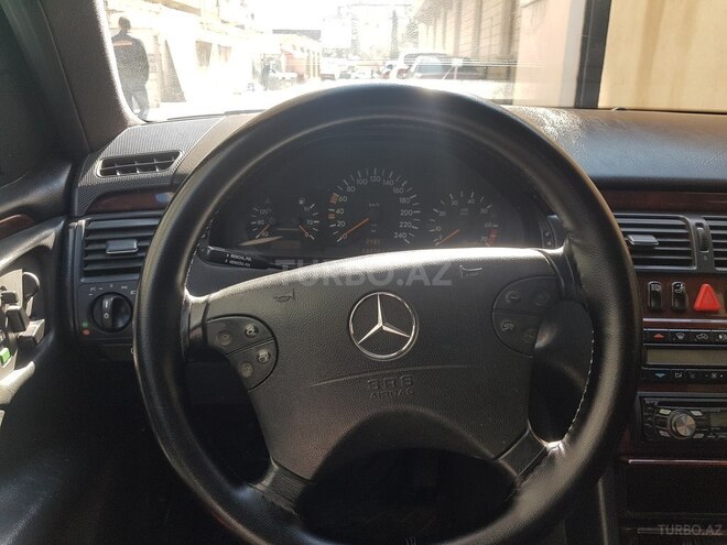 Mercedes E 230 1995, 502,000 km - 2.3 l - Bakı