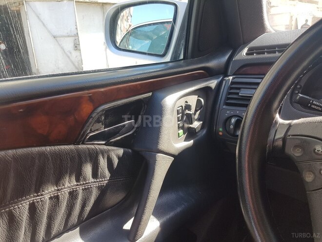 Mercedes E 230 1995, 502,000 km - 2.3 l - Bakı