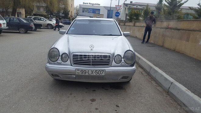 Mercedes E 240 1999, 322,000 km - 2.4 l - Quba