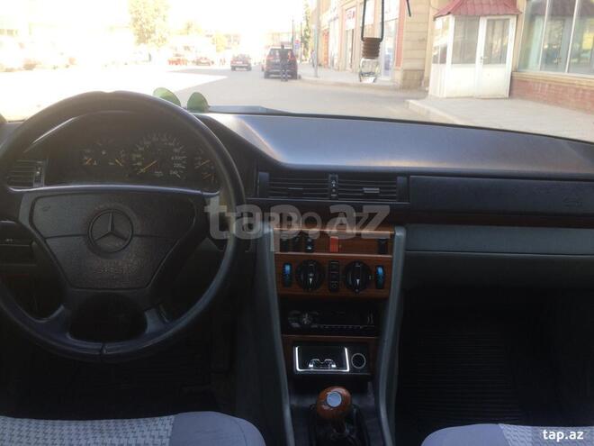 Mercedes E 220 1993, 346,000 km - 2.2 л - Goranboy