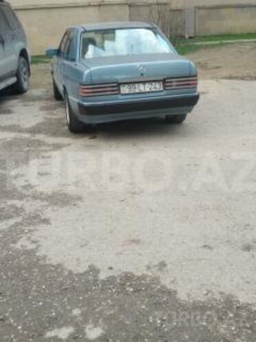 Mercedes 190 1989, 450,000 km - 2.0 л - Yardımlı