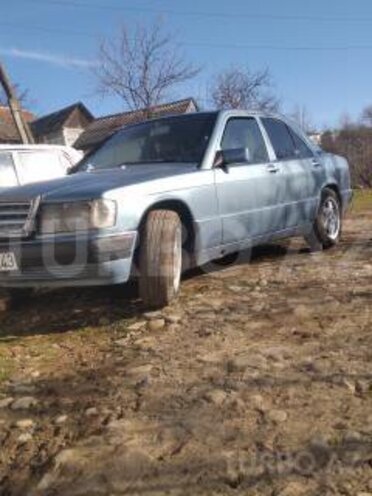 Mercedes 190 1989, 450,000 km - 2.0 л - Yardımlı