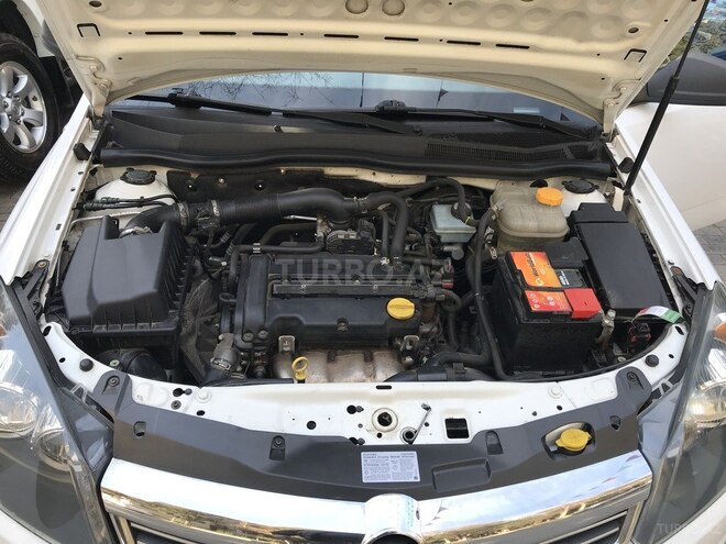Opel Astra 2010, 137,000 km - 1.4 l - Bakı