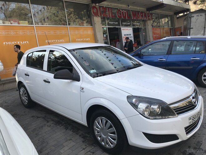 Opel Astra 2010, 137,000 km - 1.4 l - Bakı