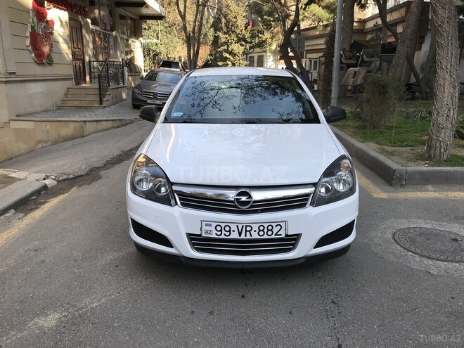 Opel Astra 2010, 137,000 km - 1.4 l - Bakı