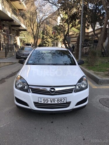 Opel Astra 2010, 137,000 km - 1.4 l - Bakı