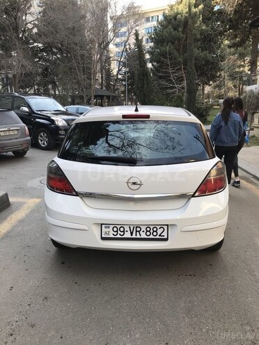 Opel Astra 2010, 137,000 km - 1.4 l - Bakı