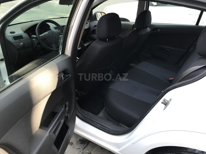 Opel Astra 2010, 137,000 km - 1.4 l - Bakı