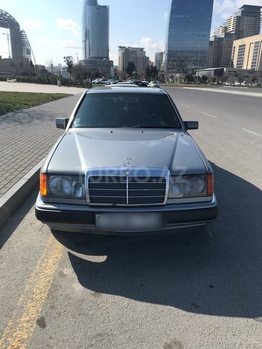 Mercedes E 230 1992, 264,000 km - 2.3 l - Bakı