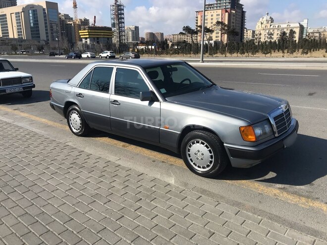 Mercedes E 230 1992, 264,000 km - 2.3 l - Bakı