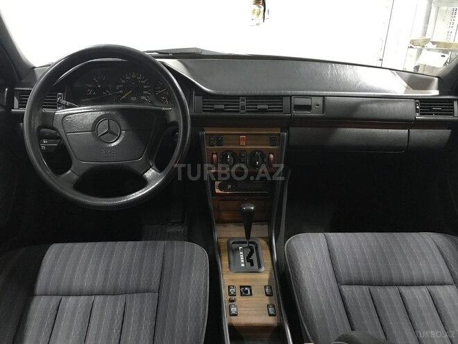 Mercedes E 230 1992, 264,000 km - 2.3 l - Bakı