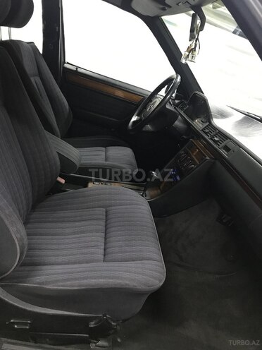 Mercedes E 230 1992, 264,000 km - 2.3 l - Bakı