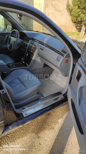 Mercedes E 320 2000, 320,000 km - 3.2 l - Bakı
