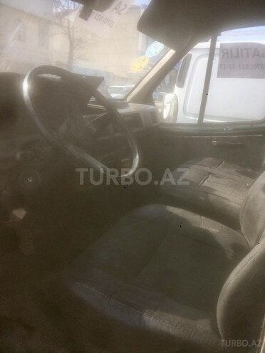 GAZ 2705 1999, 170,000 km - 0.3 l - Qusar