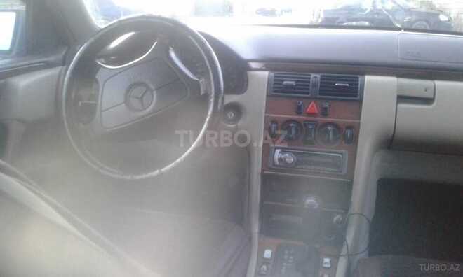 Mercedes E 220 1997, 381,500 km - 2.2 л - Bakı