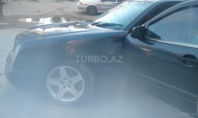 Mercedes E 220 1997, 381,500 km - 2.2 л - Bakı