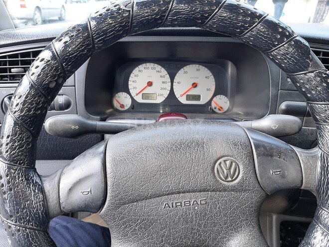 Volkswagen Golf 1997, 289,000 km - 1.9 l - Qax