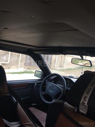 Mercedes E 280 1994, 300,000 km - 2.8 л - Bakı