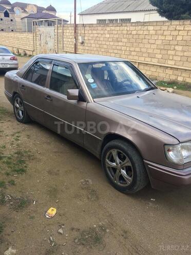 Mercedes E 280 1994, 300,000 km - 2.8 л - Bakı