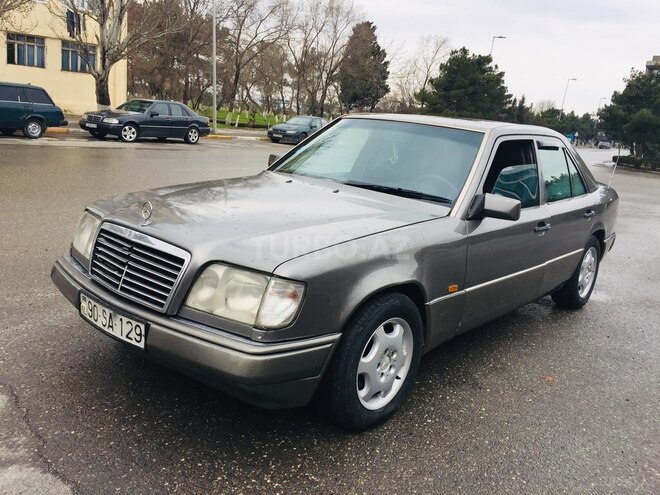 Mercedes E 220 1993, 242,041 km - 2.2 l - Sumqayıt