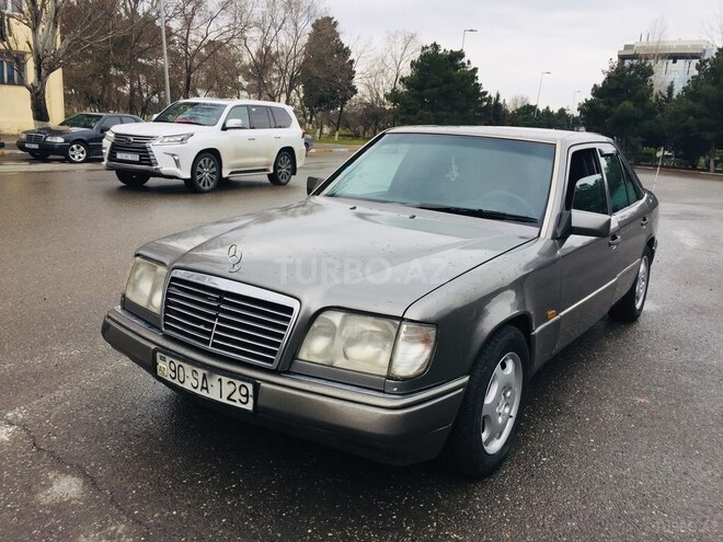 Mercedes E 220 1993, 242,041 km - 2.2 l - Sumqayıt