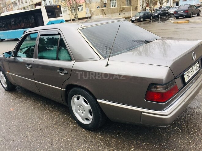 Mercedes E 220 1993, 242,041 km - 2.2 l - Sumqayıt
