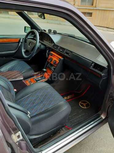 Mercedes E 230 1991, 121,213 km - 2.3 l - Bakı