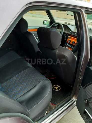 Mercedes E 230 1991, 121,213 km - 2.3 l - Bakı