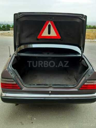 Mercedes E 230 1991, 121,213 km - 2.3 l - Bakı