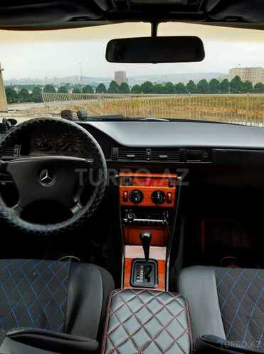 Mercedes E 230 1991, 121,213 km - 2.3 l - Bakı