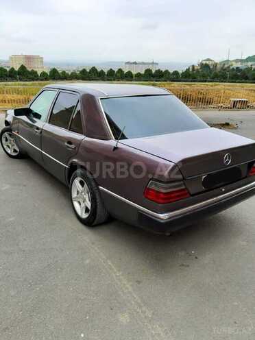 Mercedes E 230 1991, 121,213 km - 2.3 l - Bakı