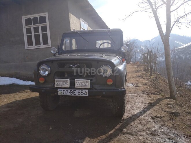 UAZ 469 1984, 250,000 km - 0.3 l - Astara
