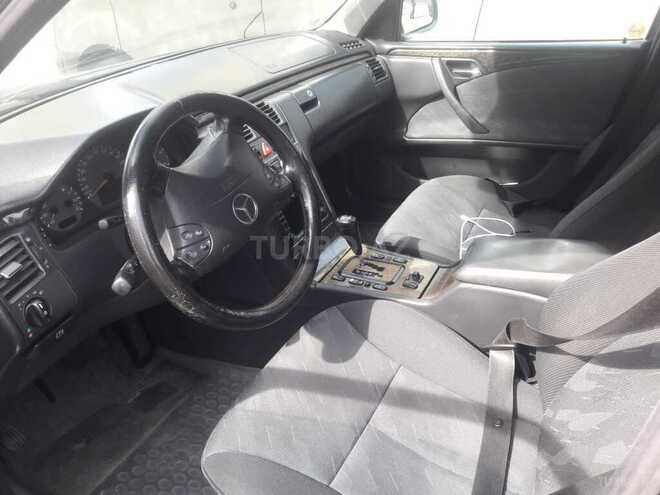 Mercedes E 220 1999, 90,000 km - 2.2 л - Bakı