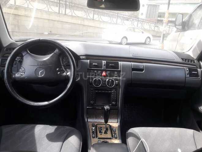 Mercedes E 220 1999, 90,000 km - 2.2 л - Bakı