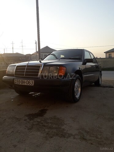 Mercedes E 200 1992, 350,000 km - 2.0 l - Bakı
