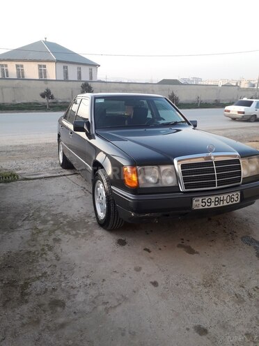 Mercedes E 200 1992, 350,000 km - 2.0 l - Bakı