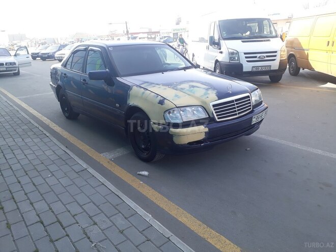 Mercedes C 220 2000, 368,000 km - 2.2 л - Bakı